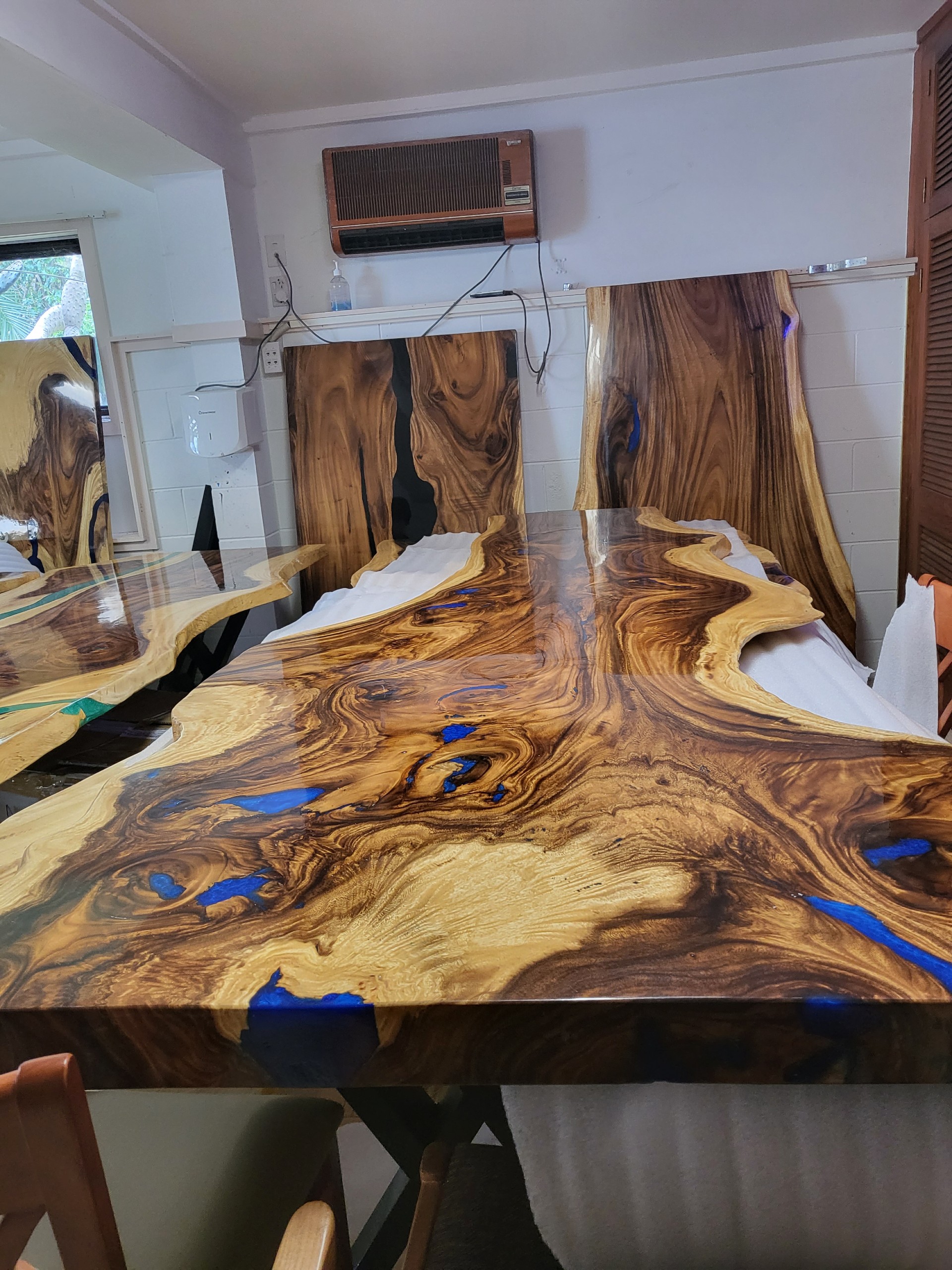 Epoxy Dining Table Top Solid Natural Timber. Dimension L2820 x W1000